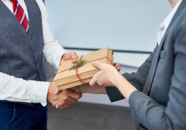 REKLAMNI POKLONI ZA VREME PRAZNIKA