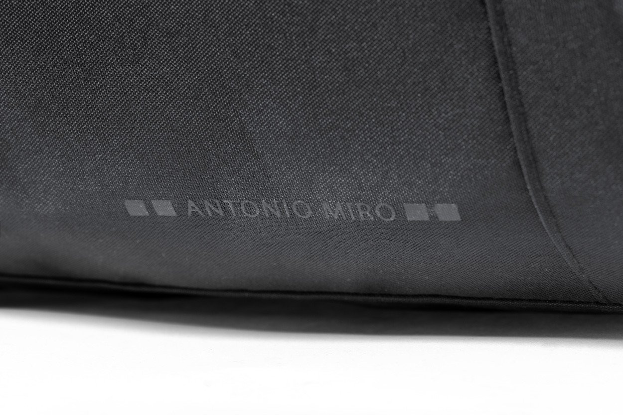 Tronen sports bag