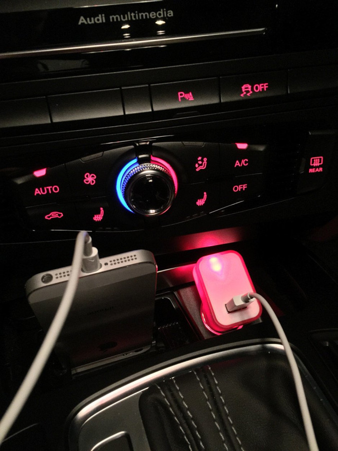 Waze USB punjač za automobil