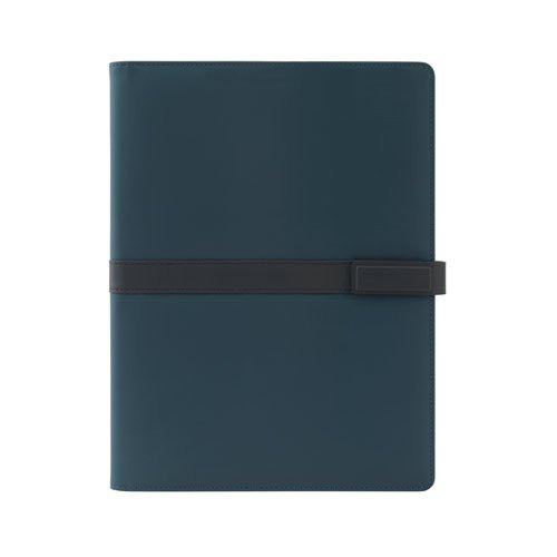 SANDERSON FOLDER. A4 folder in PU (50% recycled) with magnetic closure and notepad with lined pages