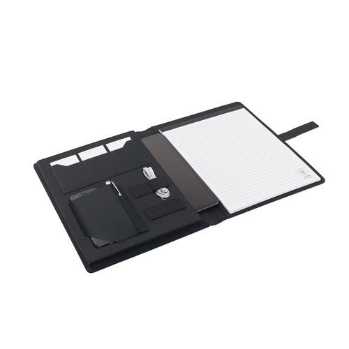 SANDERSON FOLDER. A4 fascikla od PU (50% reciklirana) sa magnetnim zatvaranjem i blokom za beleženje na linije