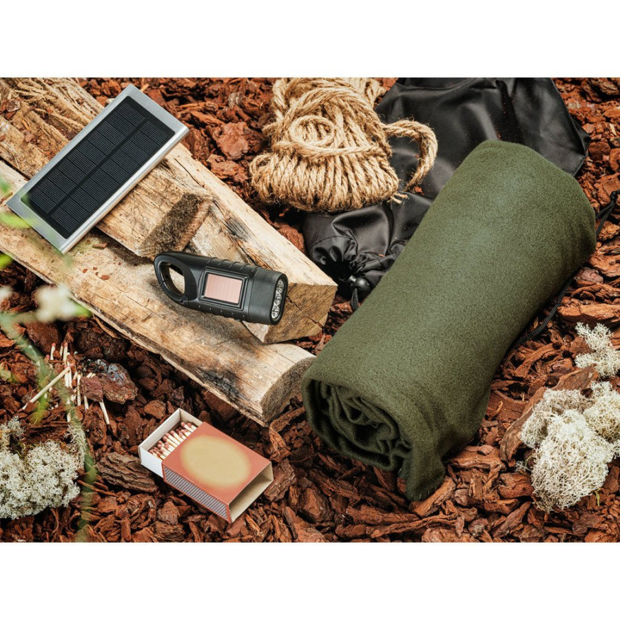 CLERK. 8'000 mAh prenosiva baterija sa solarnim panelom od 100% recikliranog aluminijuma