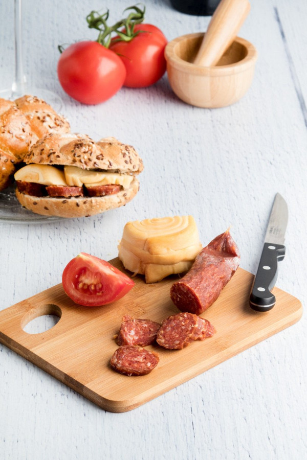 Ruban cutting board