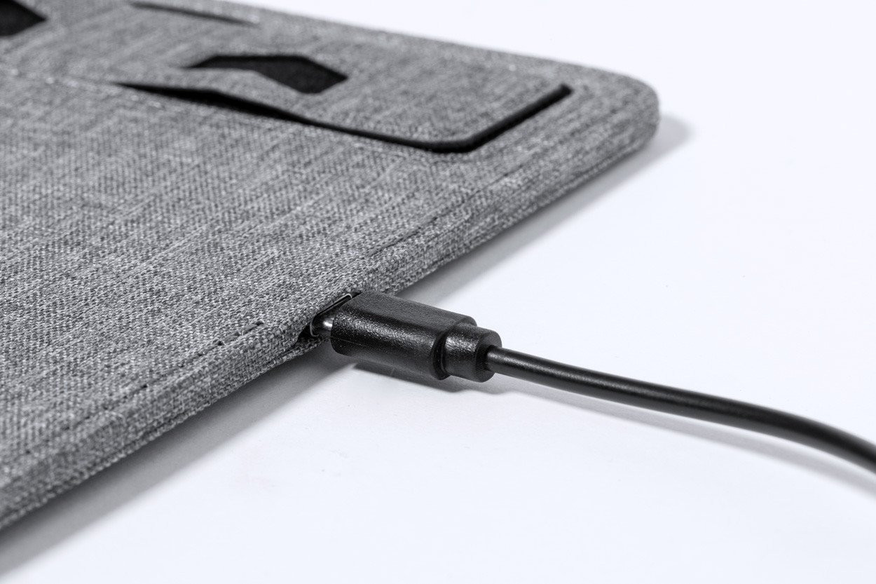 Deuz wireless charger mousepad