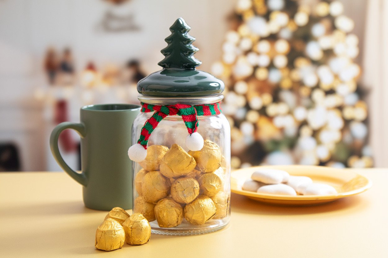 Karkkia Christmas cookie jar