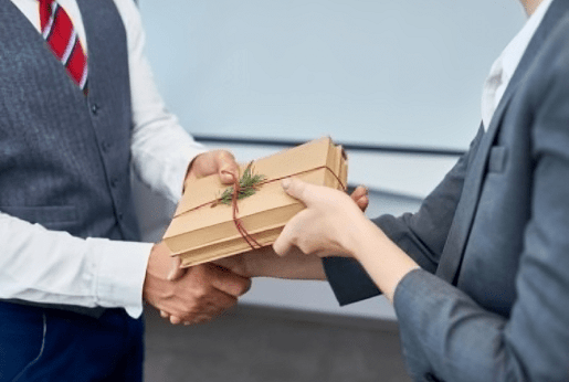 ADVERTISING GIFTS FOR THE HOLIDAYS
